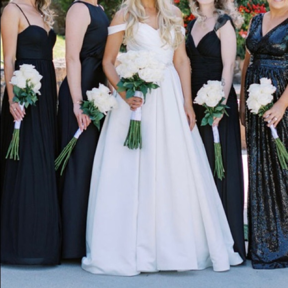 Paloma Blanca Mikaella Wedding Dress, Style 2243, Size 8, Long Train, Gorgeous